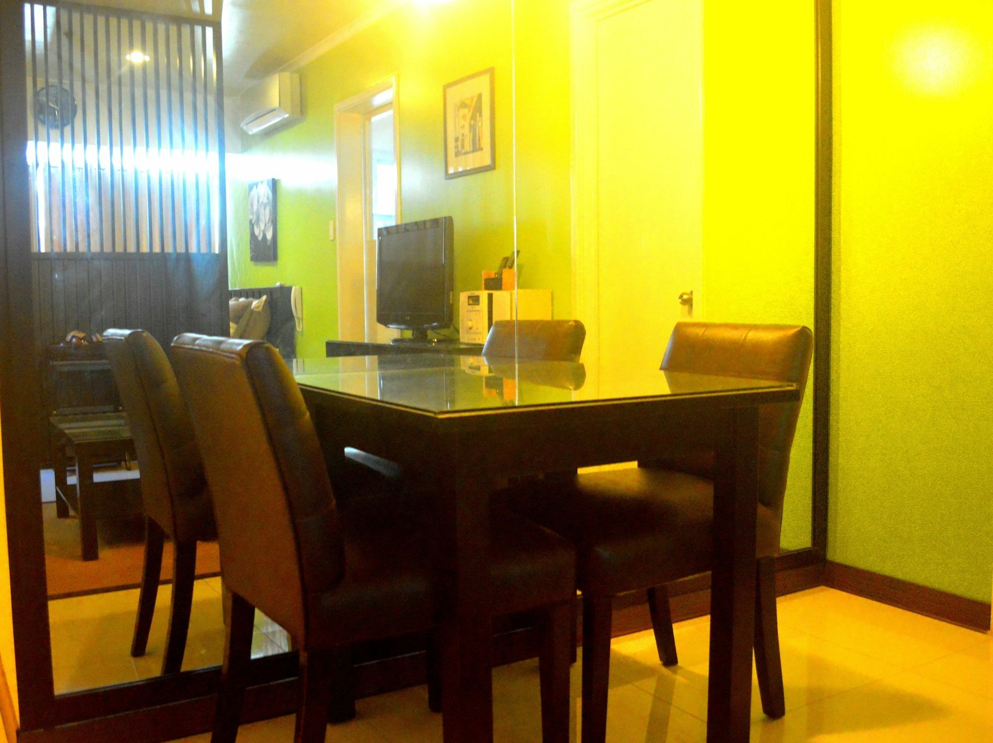 South Of Market Private Residences Taguig Exterior photo